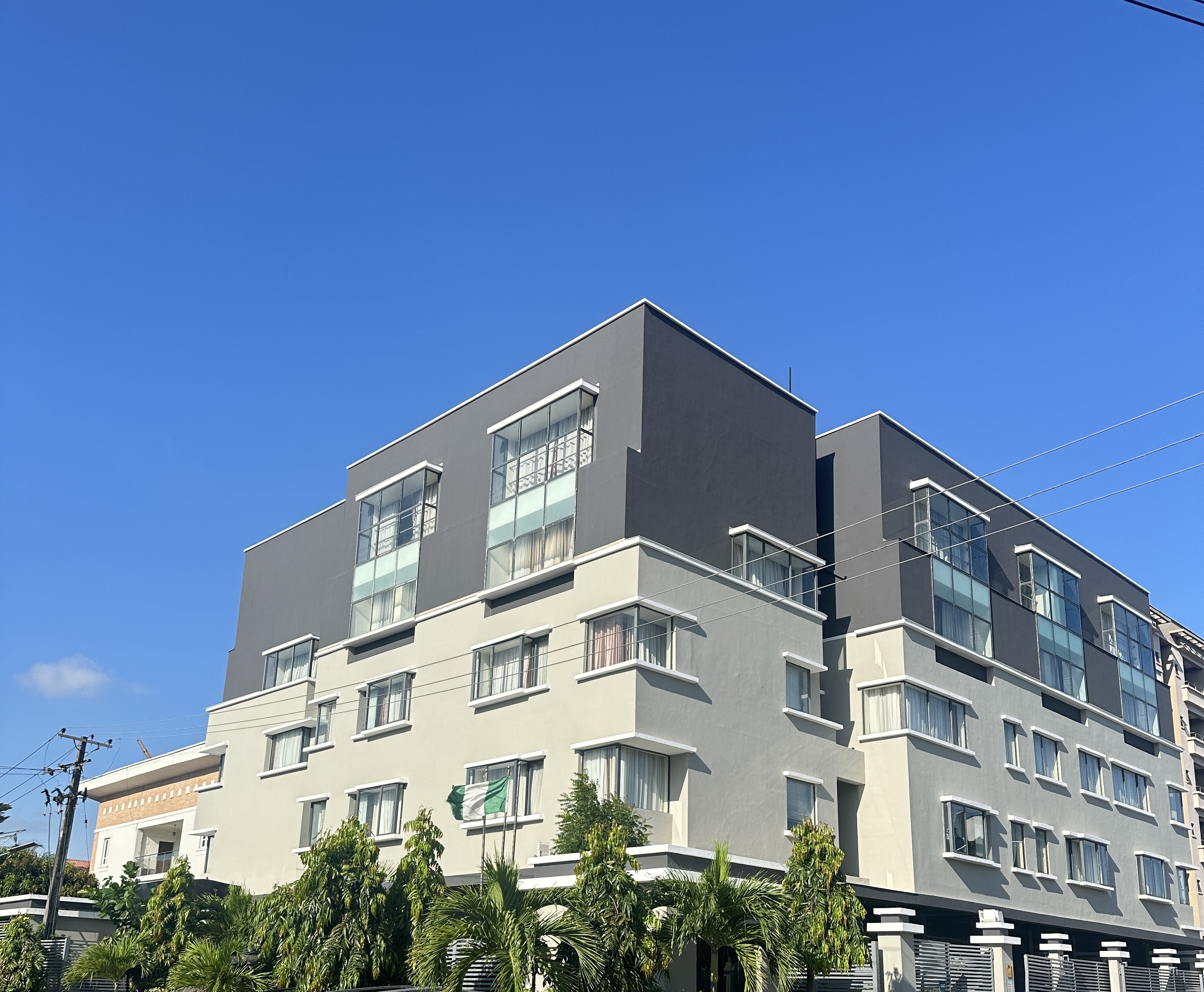 Golden Tulip Oniru